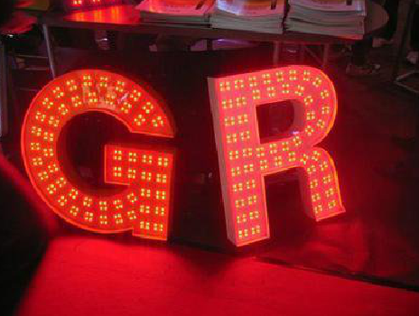 湘乡LED发光字常见的安装误区。